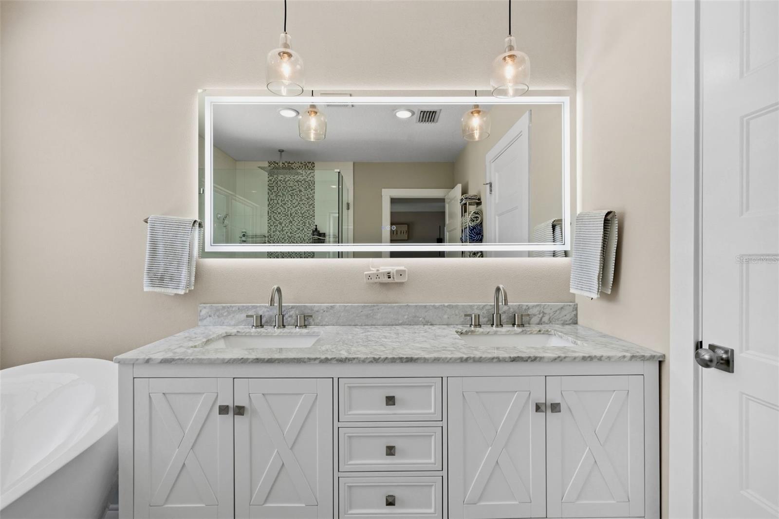 CRESTMONT - Residential