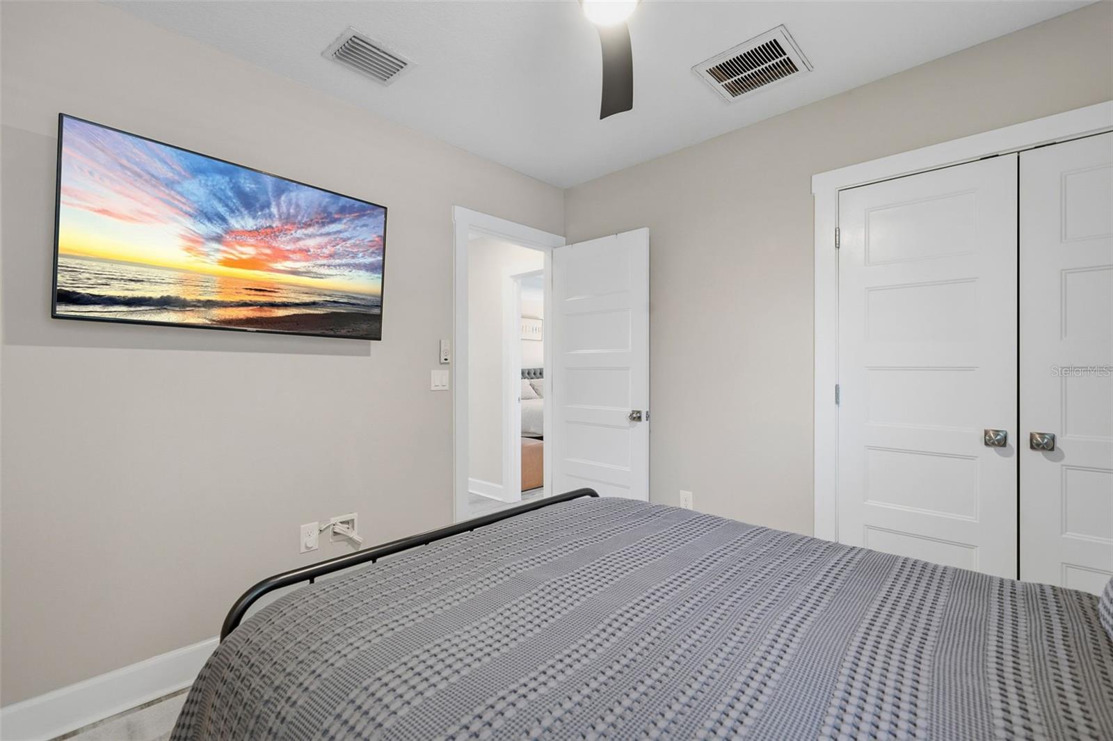 CRESTMONT - Residential