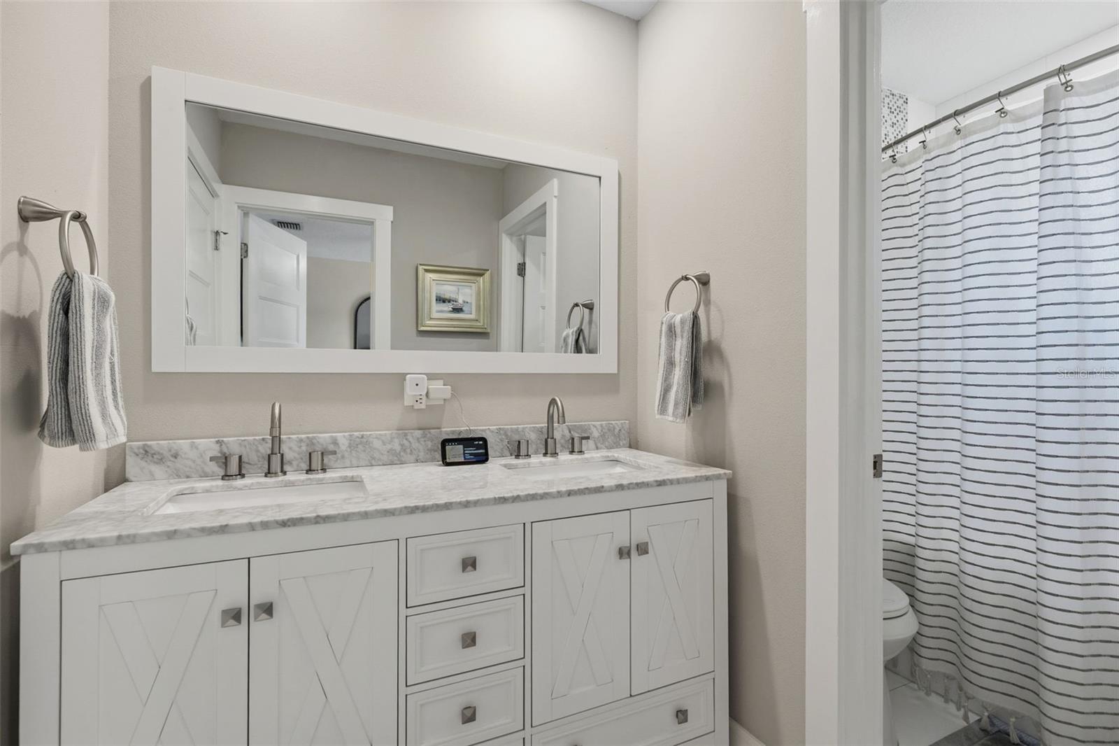 CRESTMONT - Residential