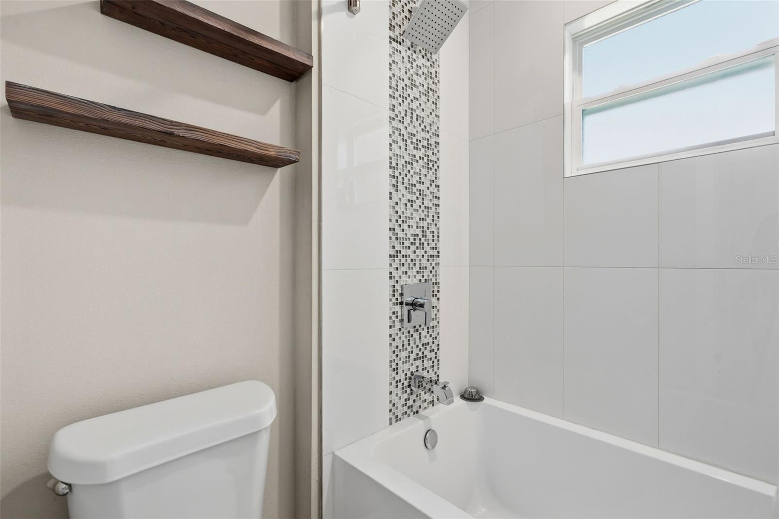 CRESTMONT - Residential