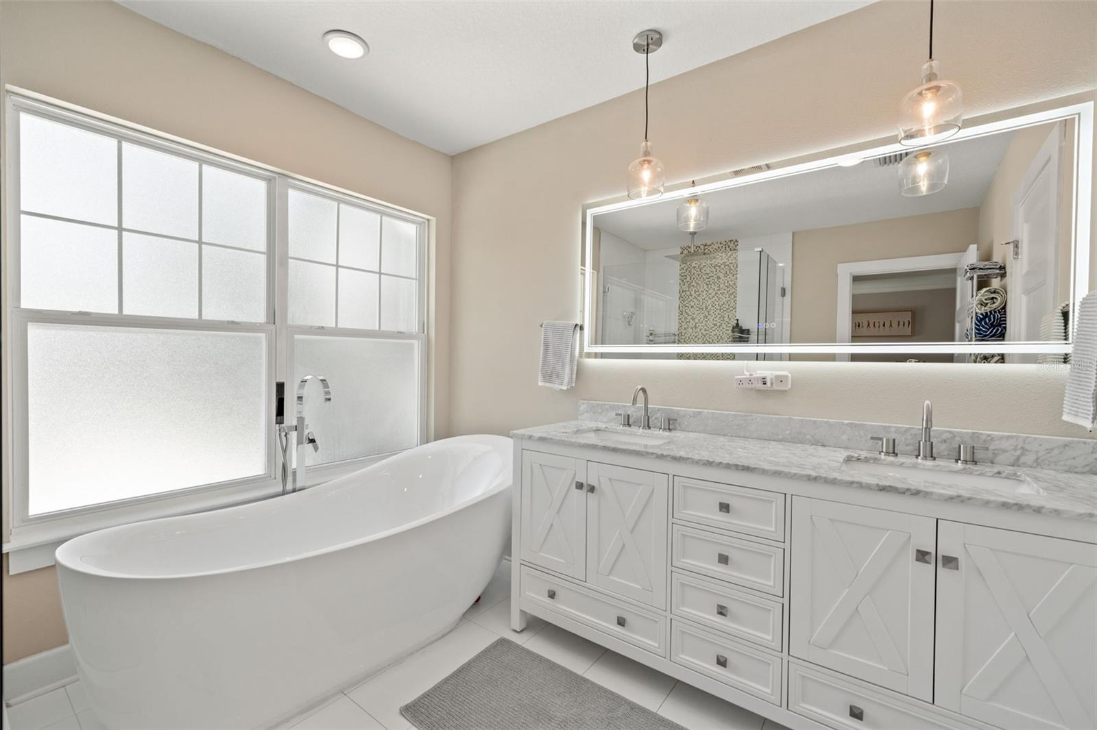 CRESTMONT - Residential