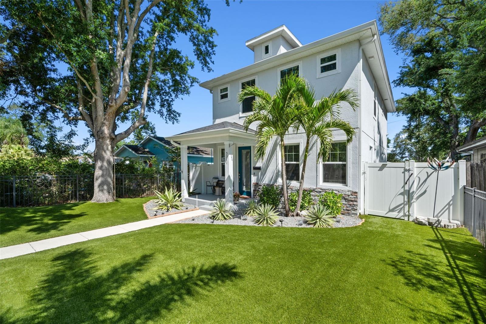 CRESTMONT - Residential