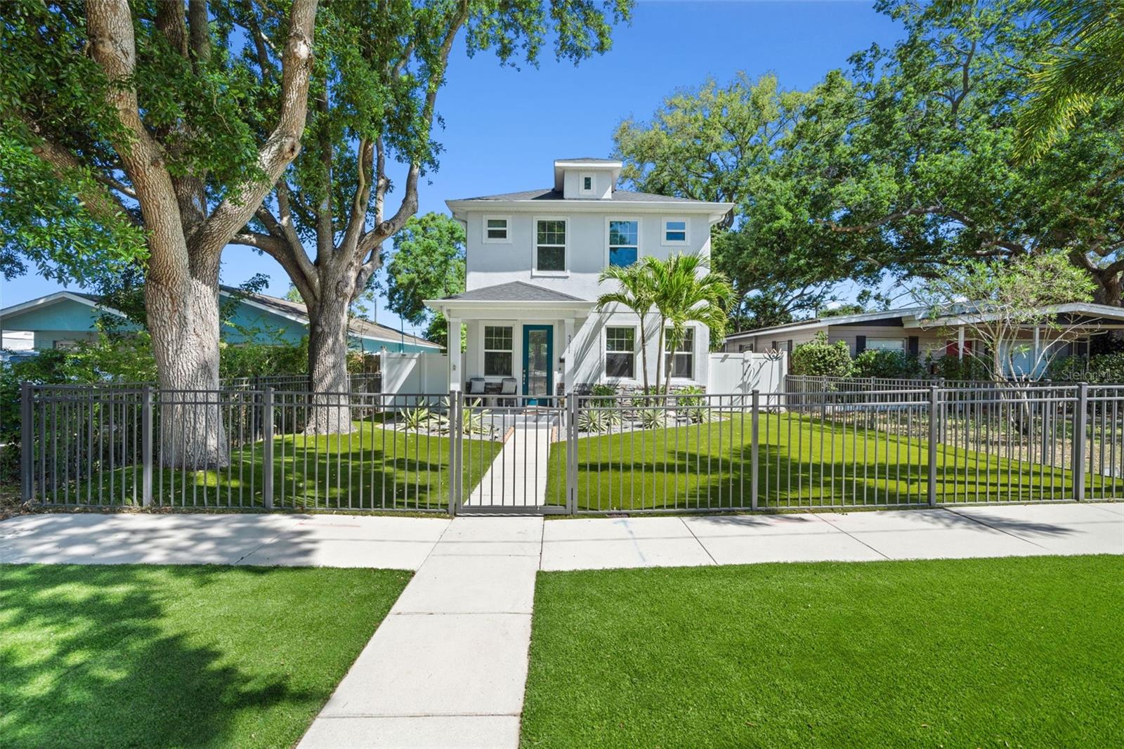 CRESTMONT - Residential