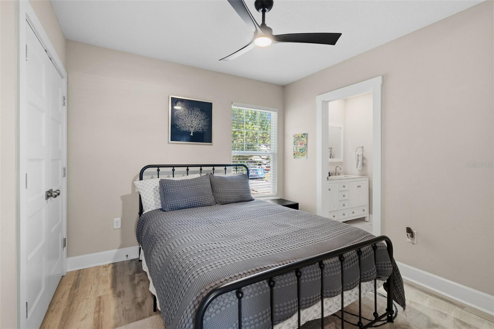 CRESTMONT - Residential