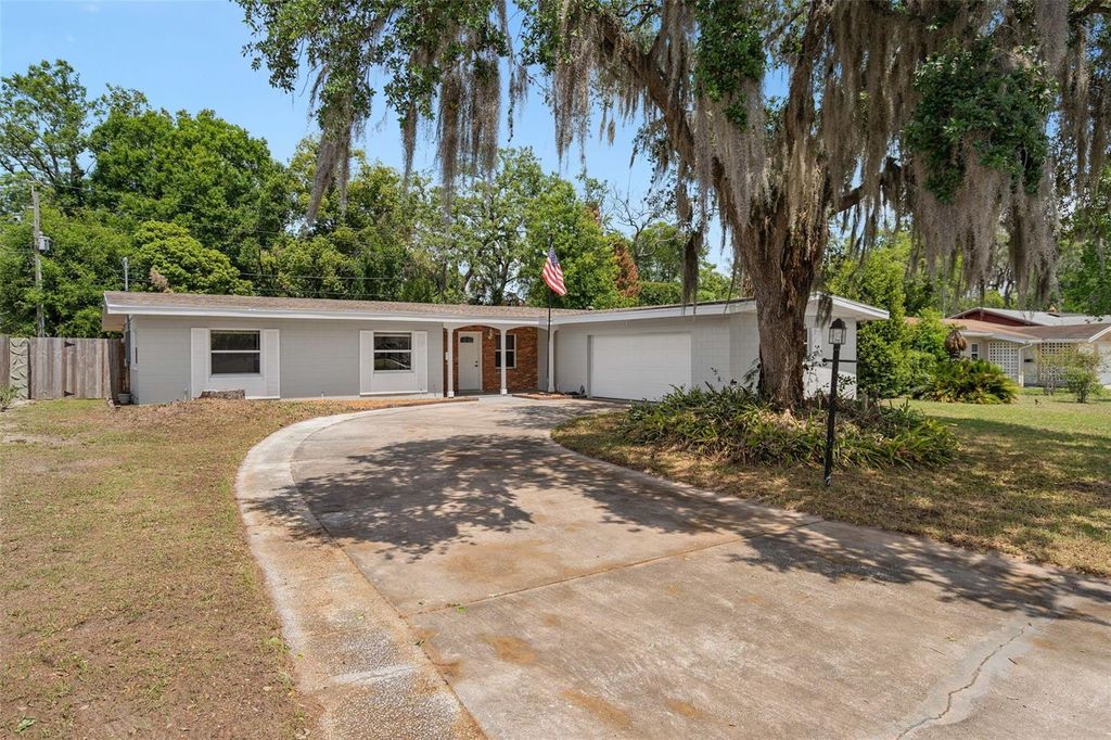 Photo of 5837 Westbury Drive, Orlando, FL 32808 (MLS # O6400134)