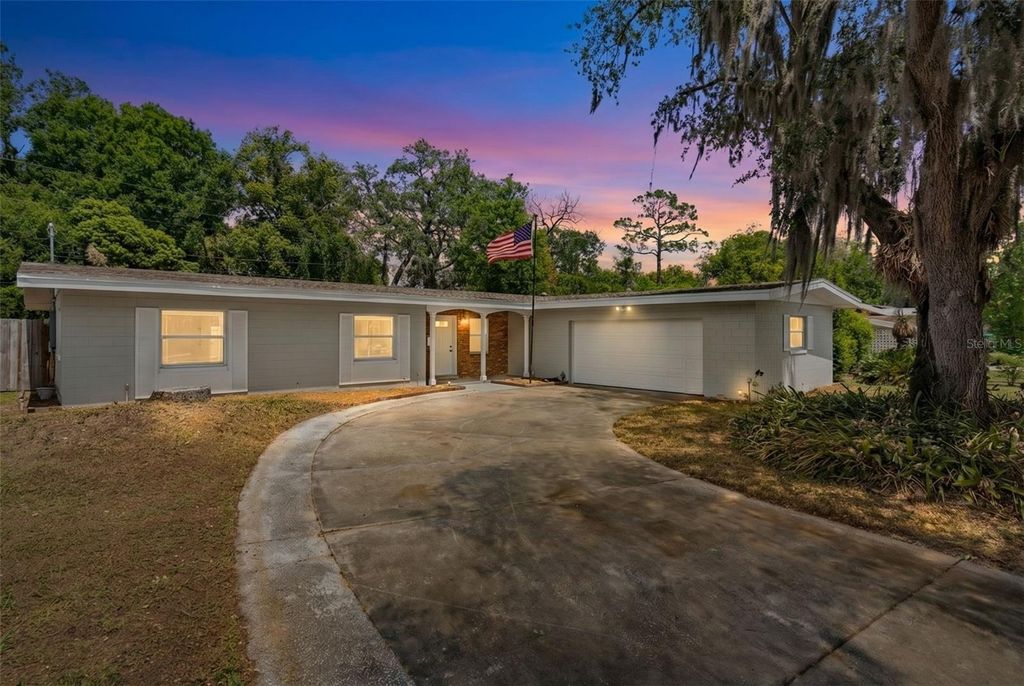 Photo of 5837 Westbury Drive, Orlando, FL 32808 (MLS # O6400134)