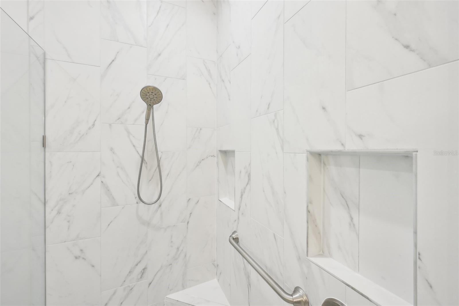 SILVER LANDING - Residential