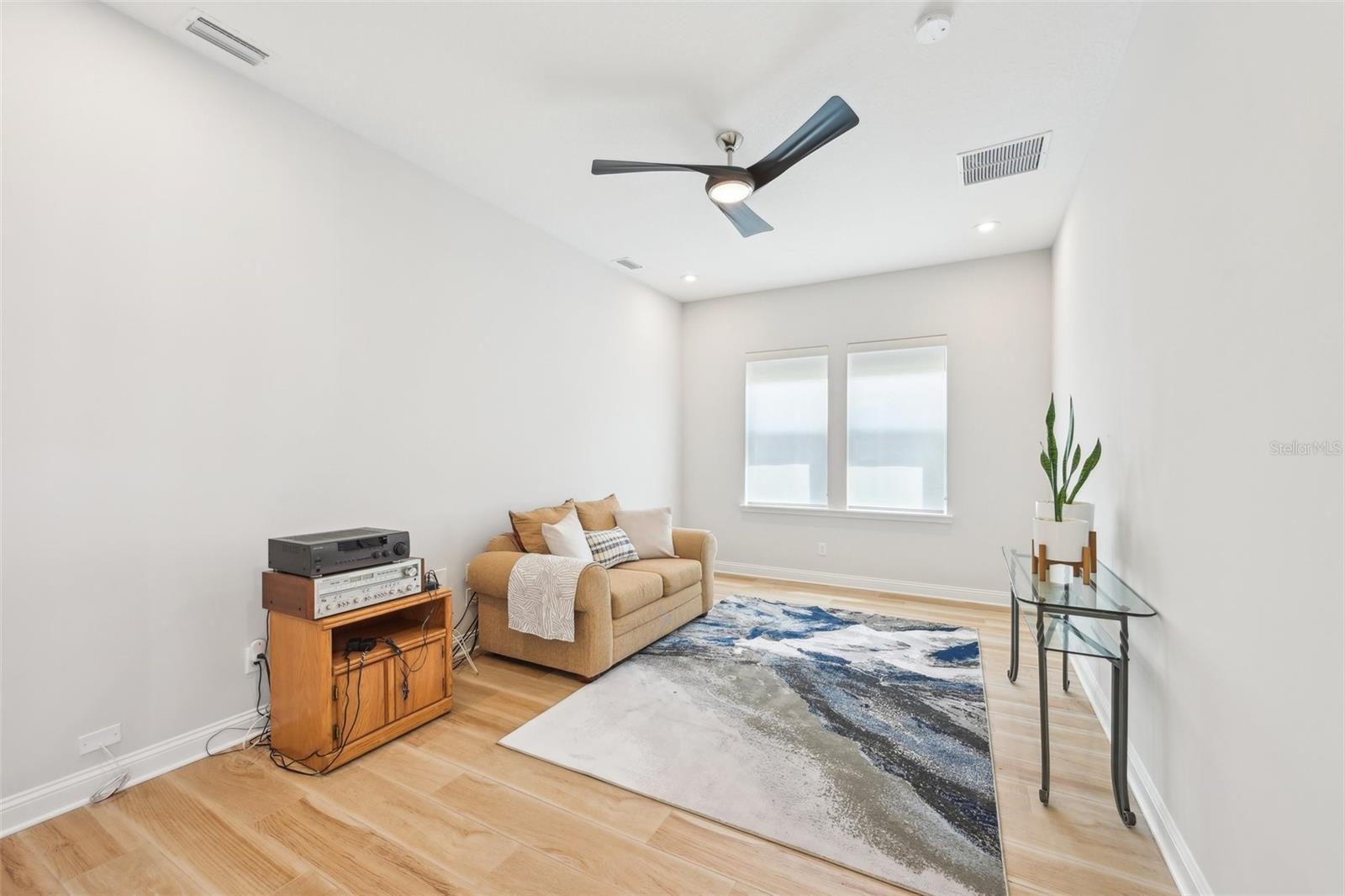 SILVER LANDING - Residential