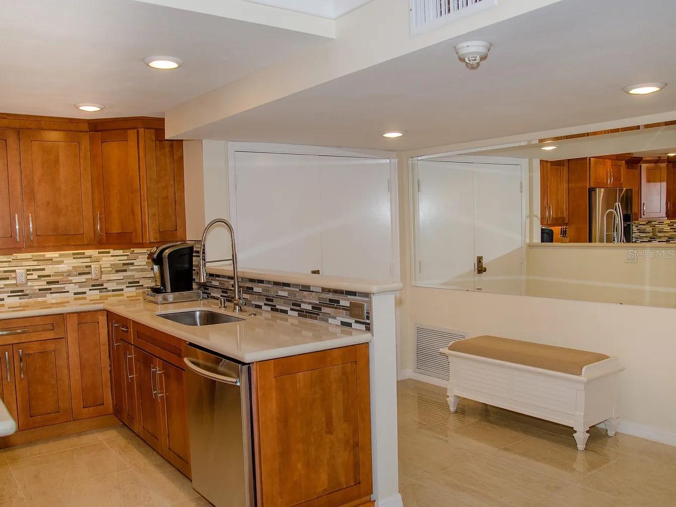 1460 GULF BOULEVARD 811