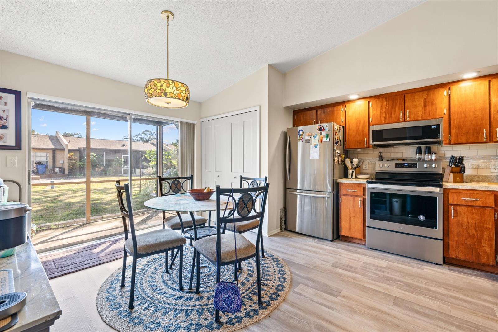 BENT TREE - Residential