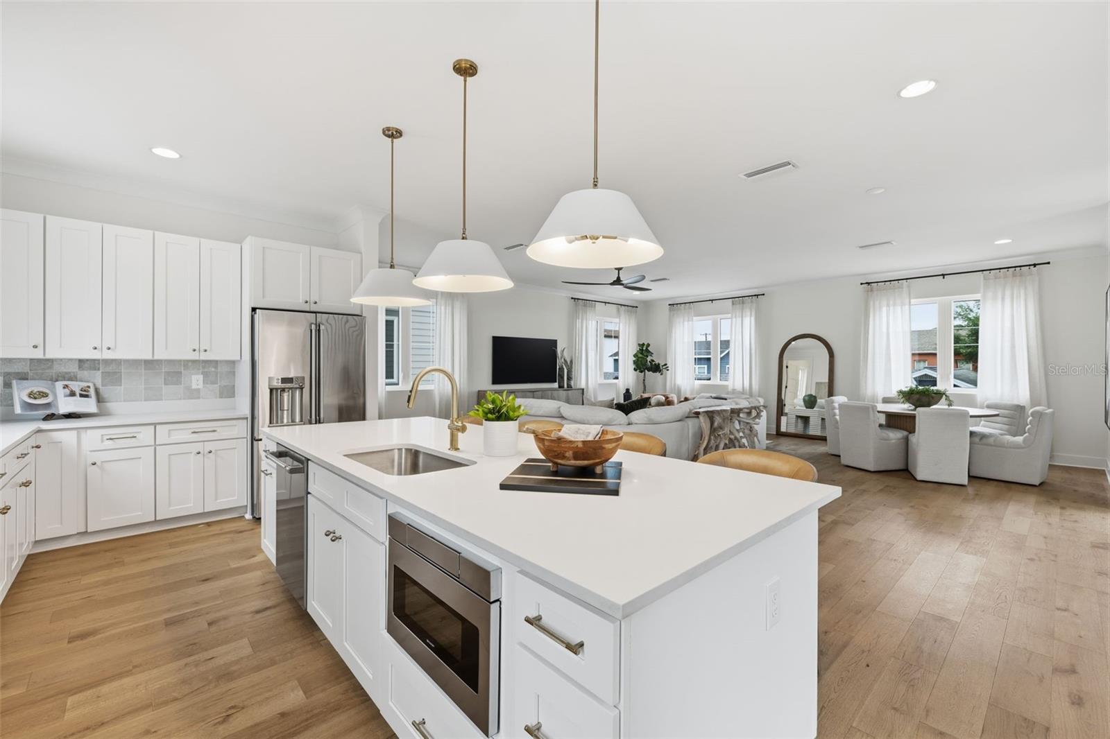 ALBANY WALK TOWNHOMES - Residential