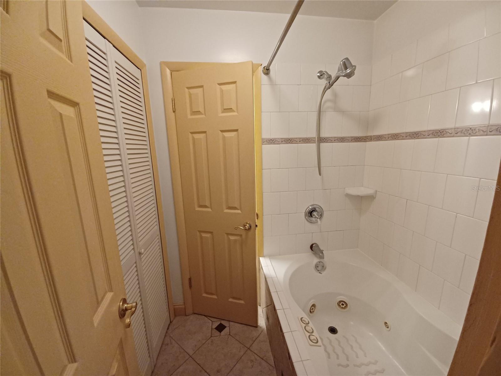 ISLAND VIEW CONDO - Residential