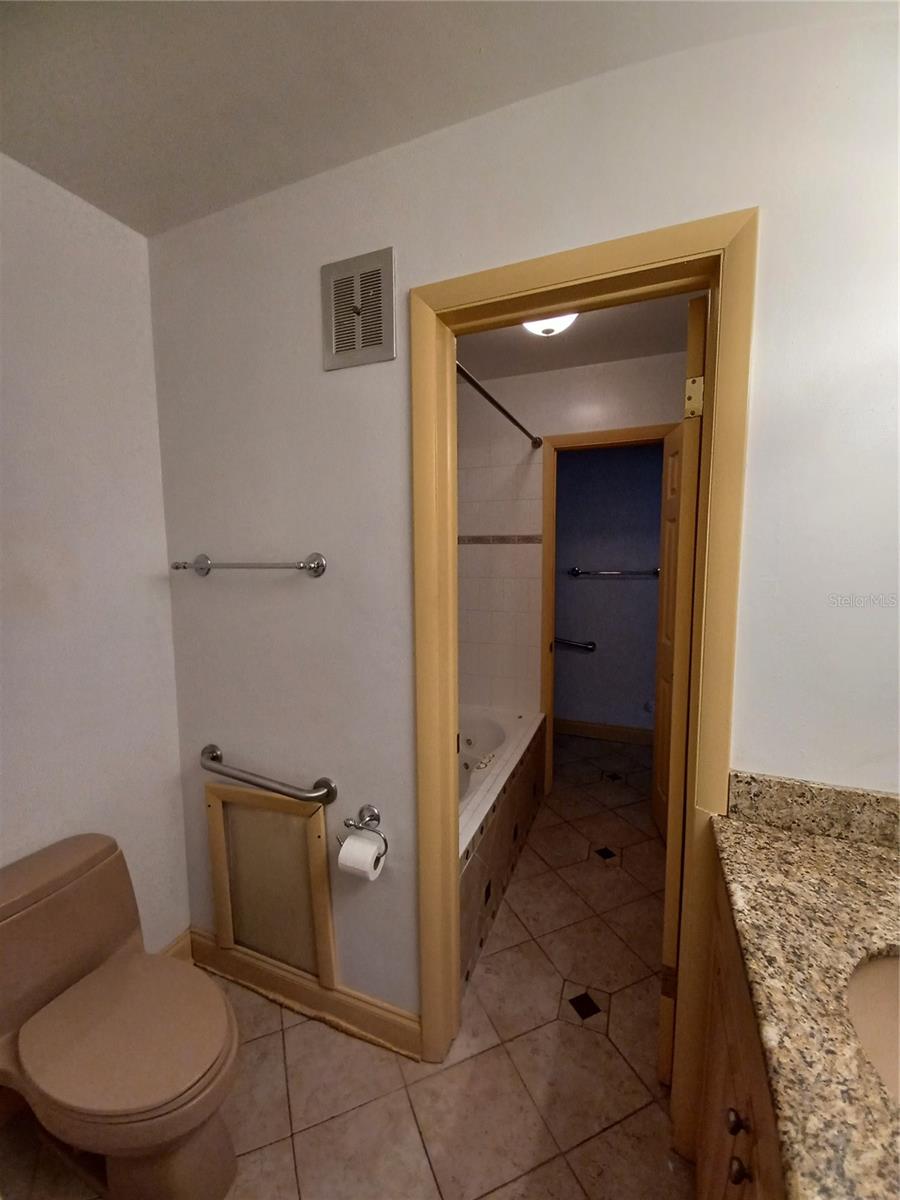 ISLAND VIEW CONDO - Residential