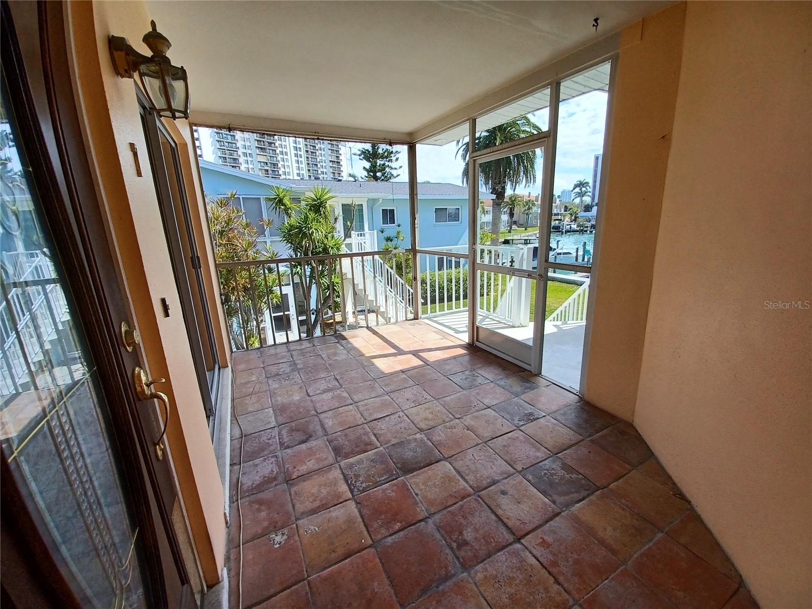 ISLAND VIEW CONDO - Residential