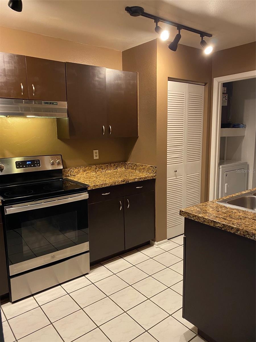 12522 CASTLE HILL DRIVE