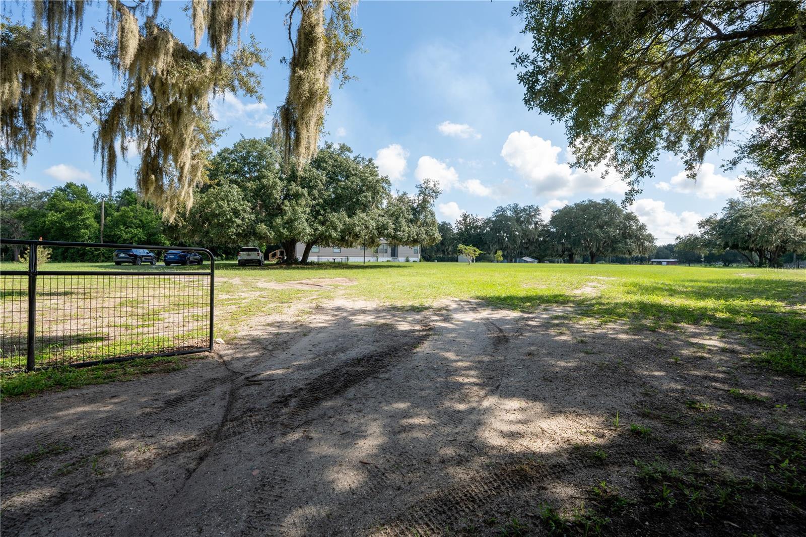 2242 FOX RUN LANE