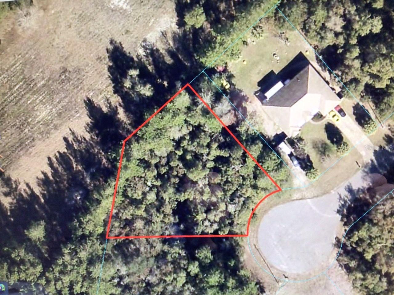 OVERSIZED LOT ON A CUL DE SAC GOLF COURSE FRONTAGE, GREAT LOCATION ON A ISLAND IN MIDDLE OF GOLF COURSE.
WELL & SEPTIC REQUIRED. OUT SIDE CONNECTION DISTANCES
