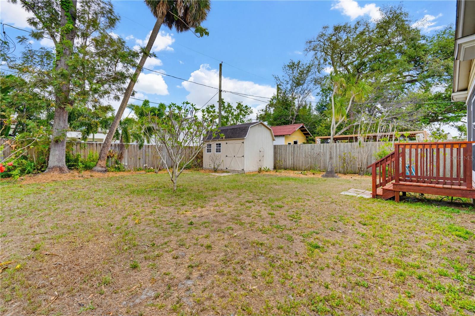 GRAY GABLES - Residential