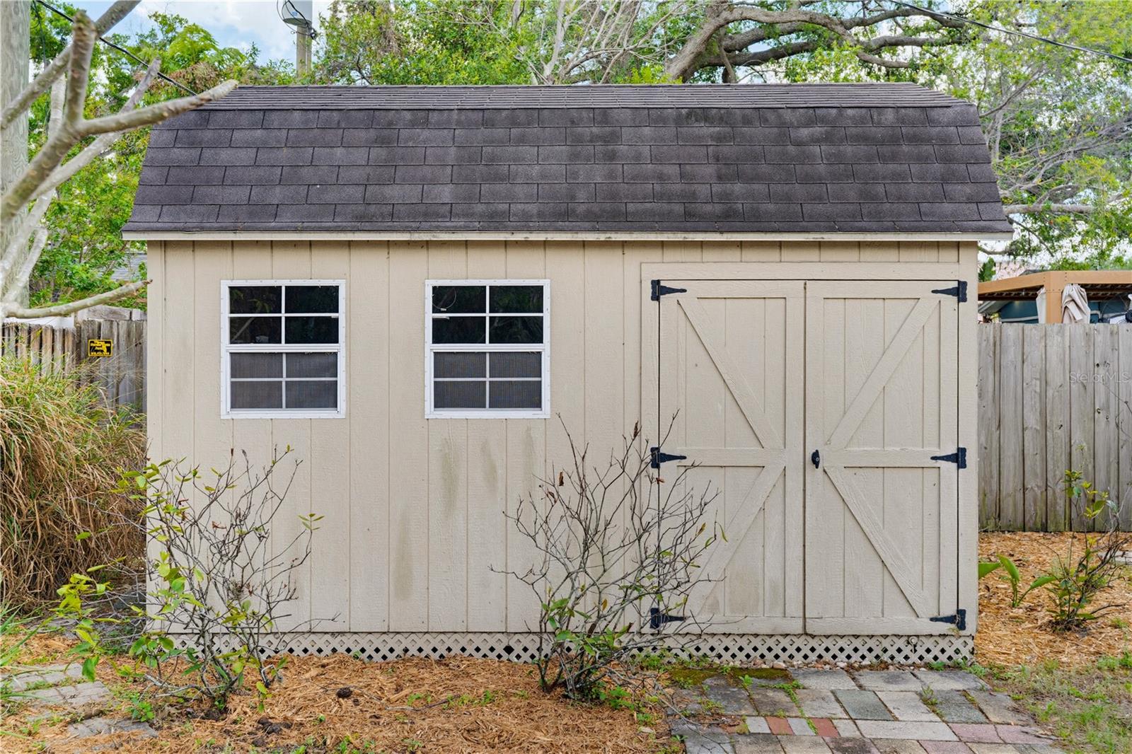GRAY GABLES - Residential