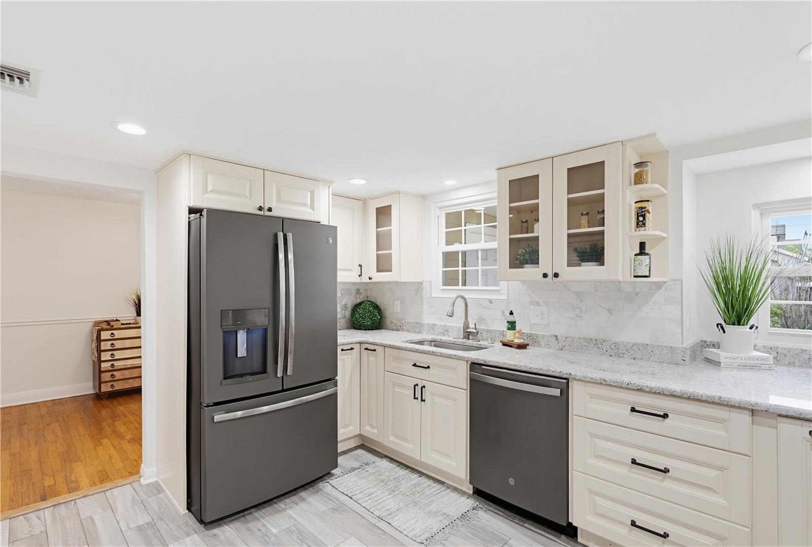 GRAY GABLES - Residential