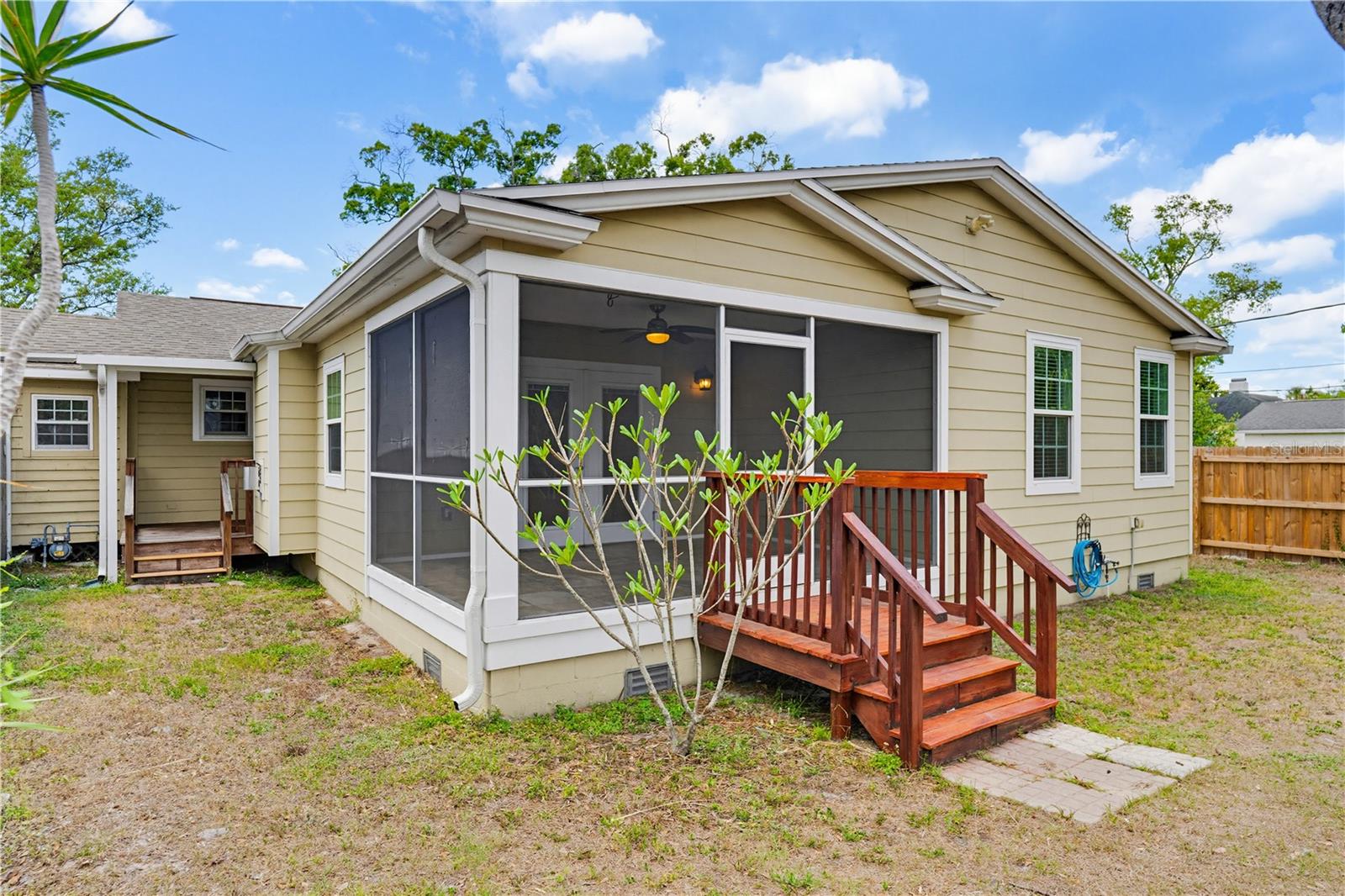 GRAY GABLES - Residential