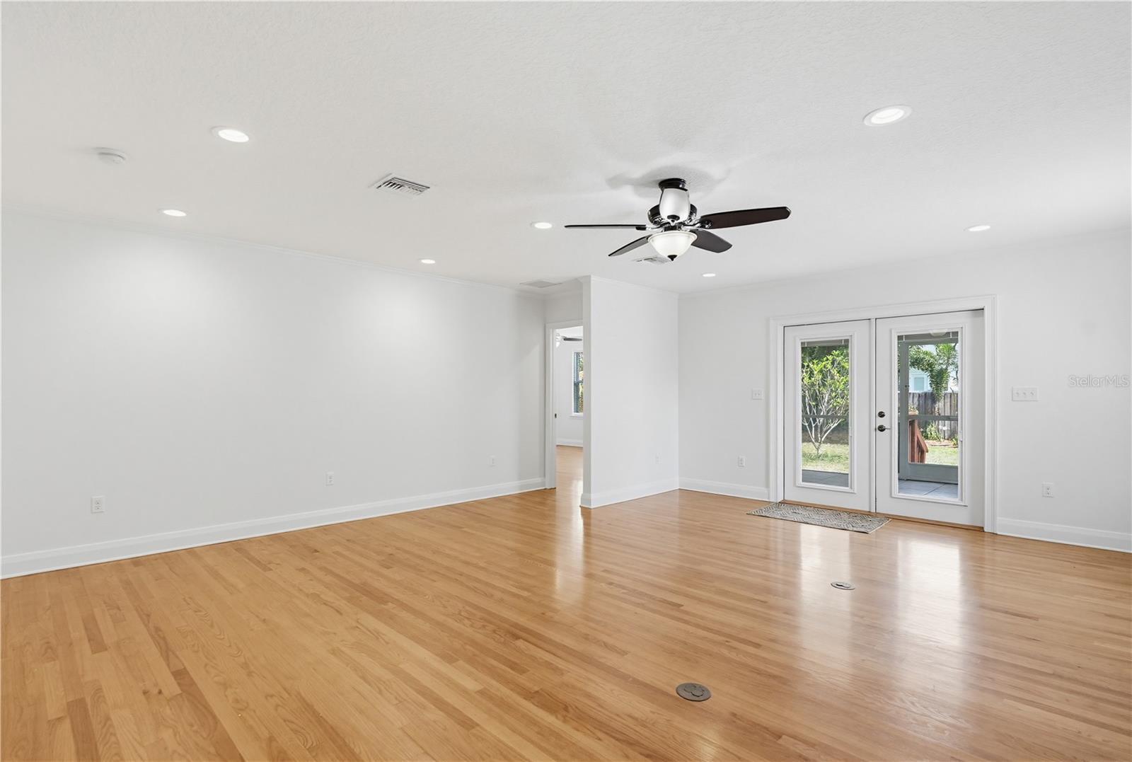 GRAY GABLES - Residential