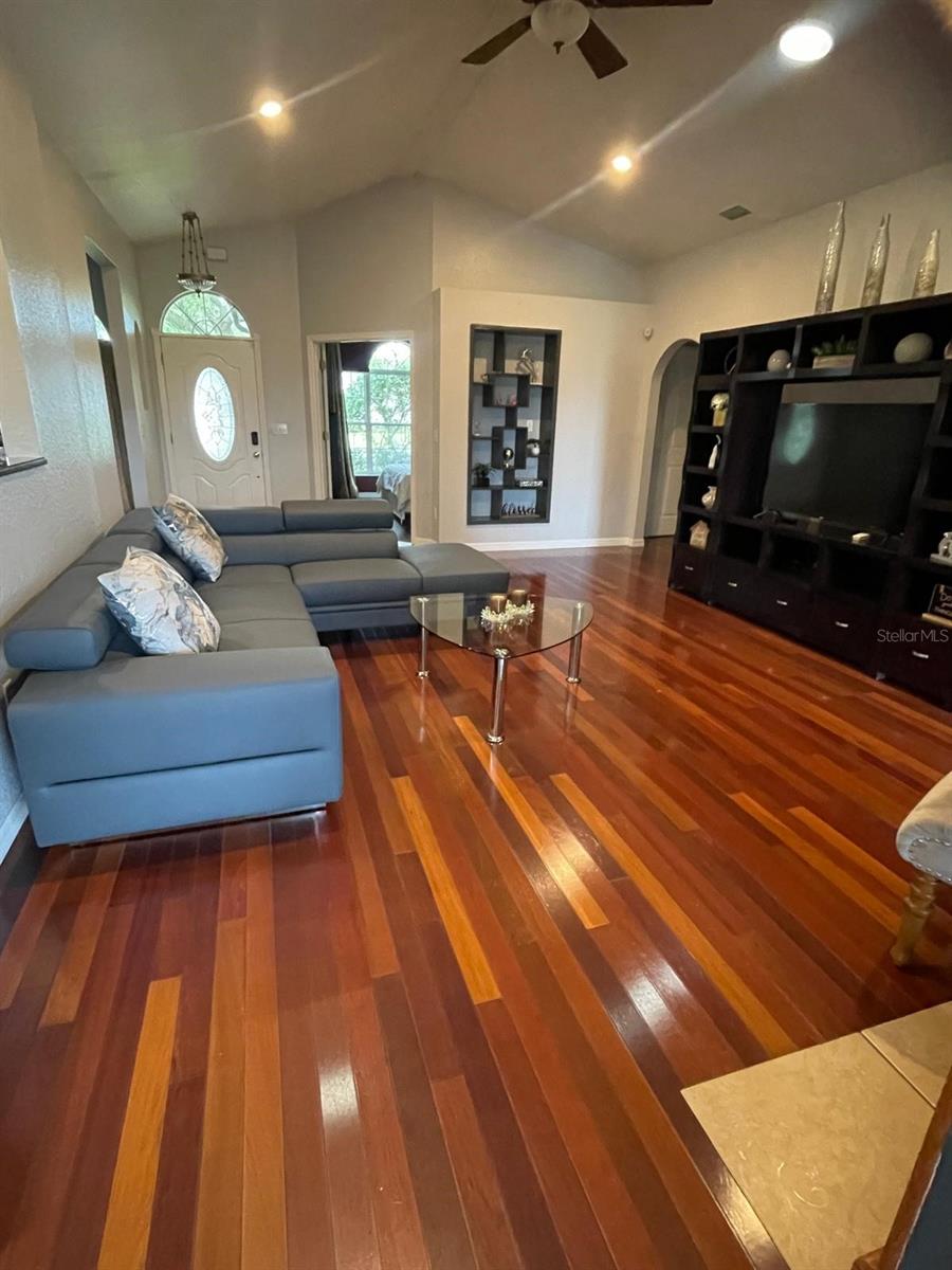 WEDGEWOOD GOLF & COUNTRY CLUB PH 01 - Residential