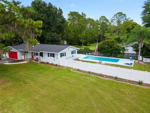 Photo of 717 NE 39th Court, Ocala, FL 34470 (MLS # OM731710)