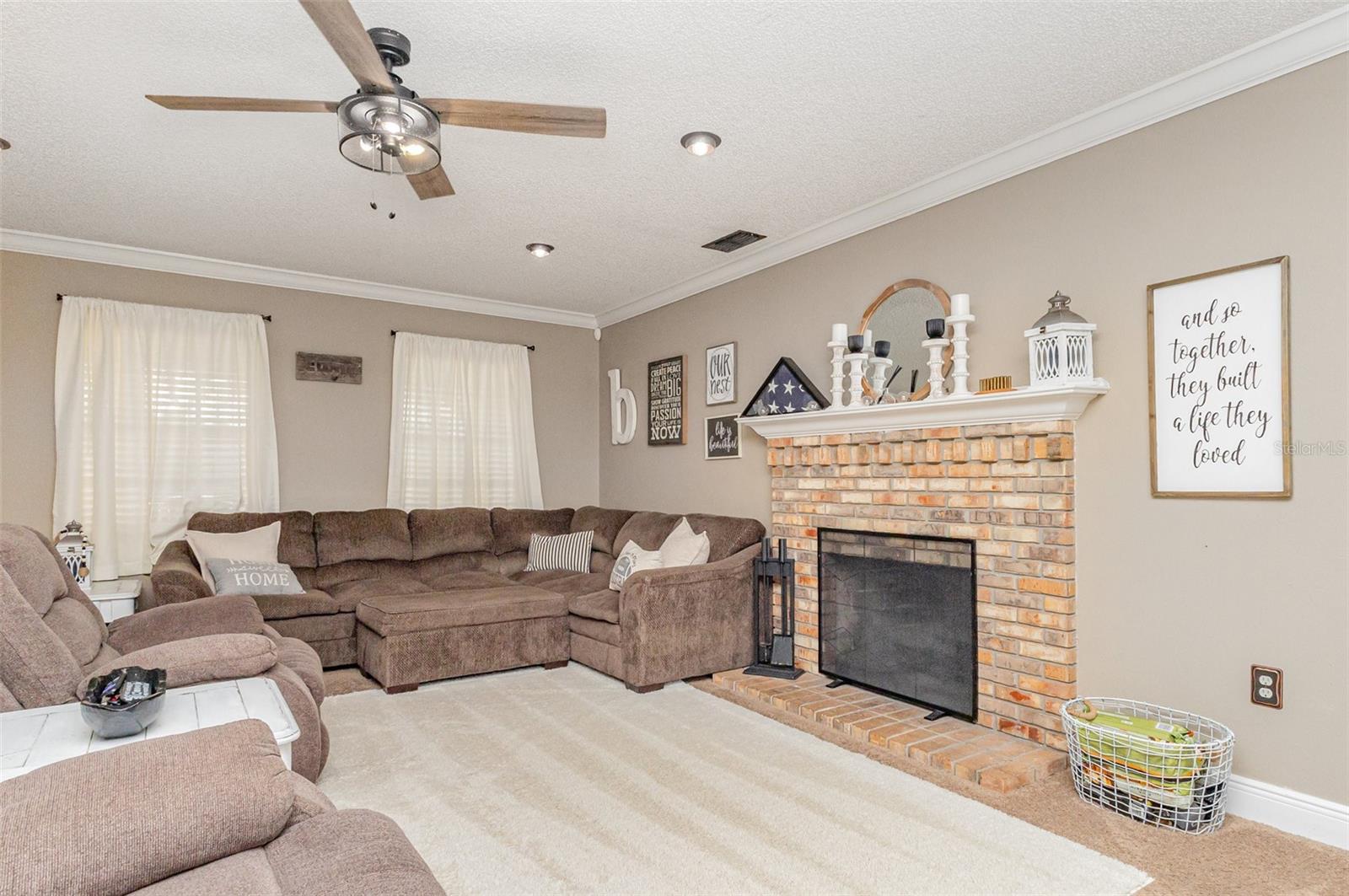 ARIETTA PALMS - Residential