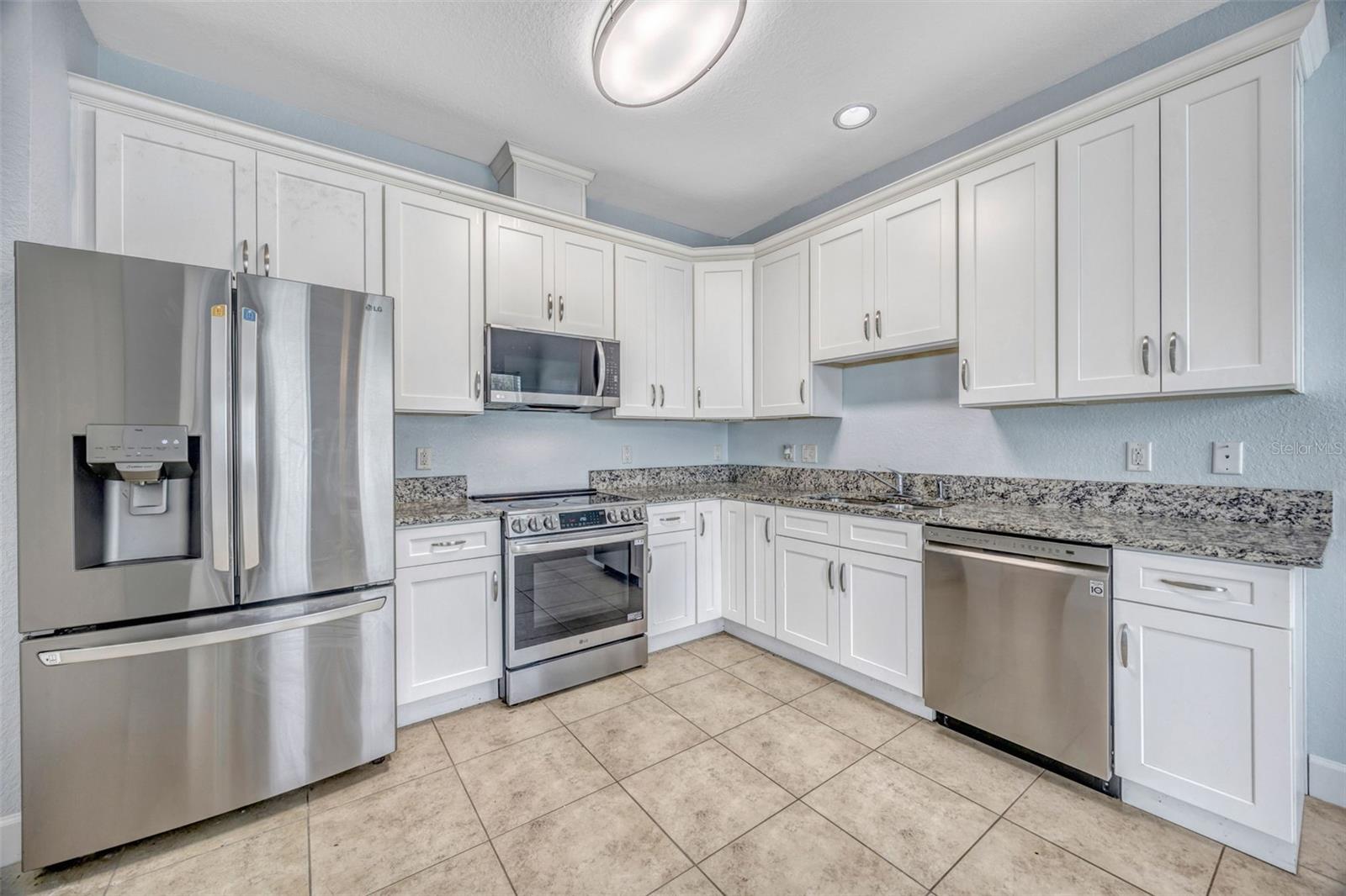 ALEXANDER WOODS TWNHM - Residential Lease
