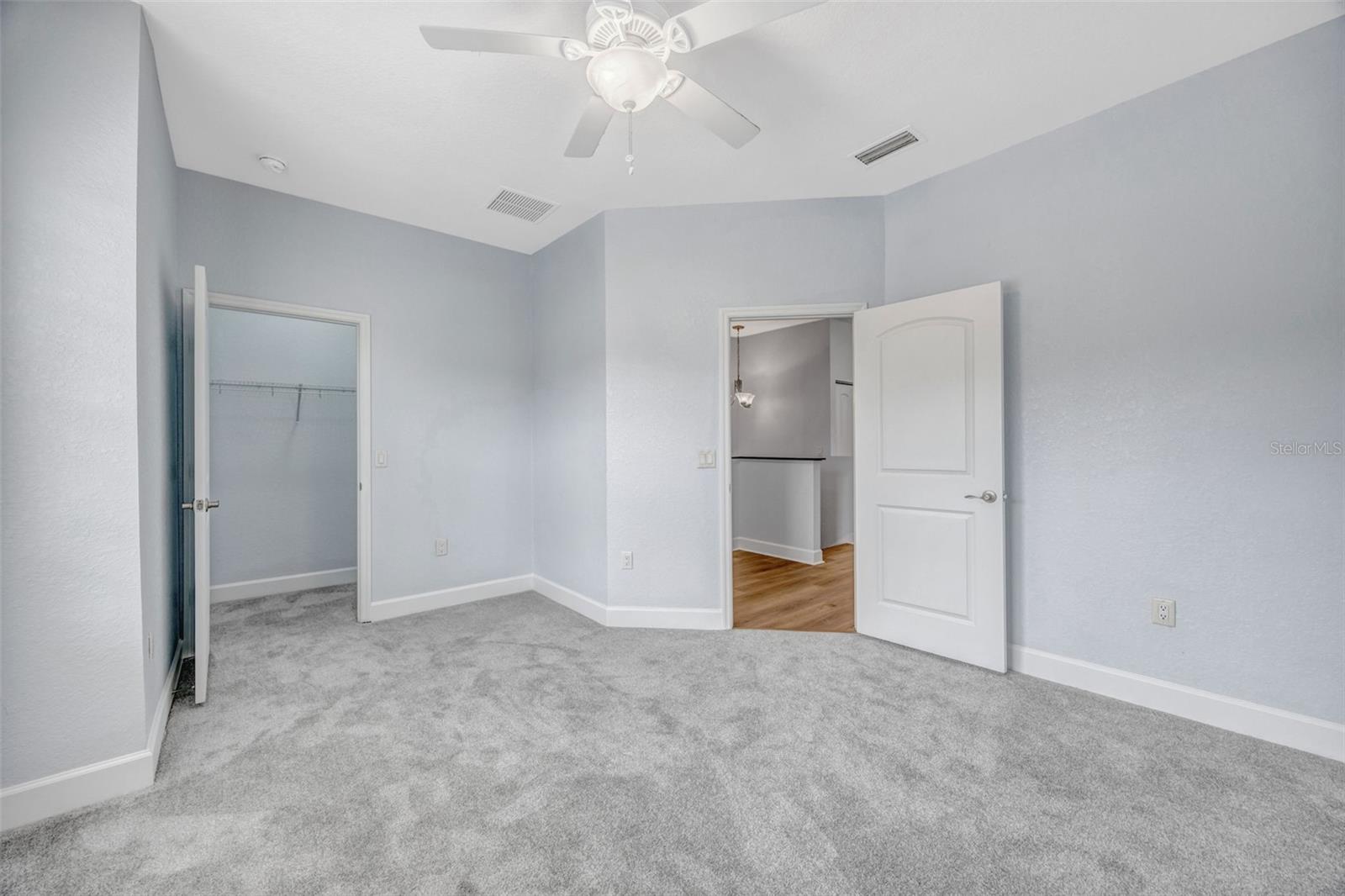 ALEXANDER WOODS TWNHM - Residential Lease