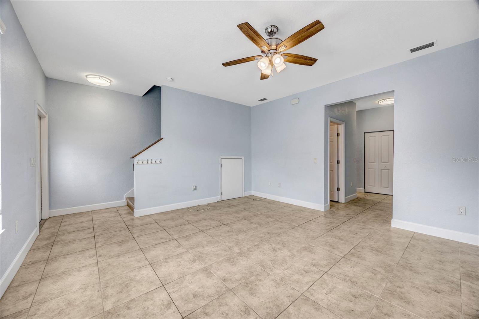 ALEXANDER WOODS TWNHM - Residential Lease