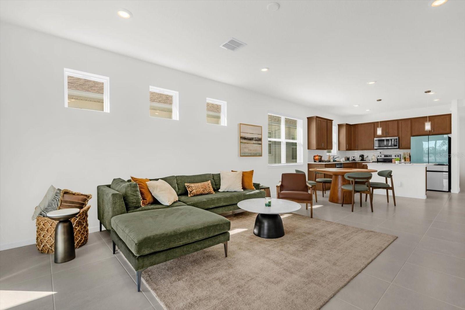 1911 SPRING SHOWER CIRCLE