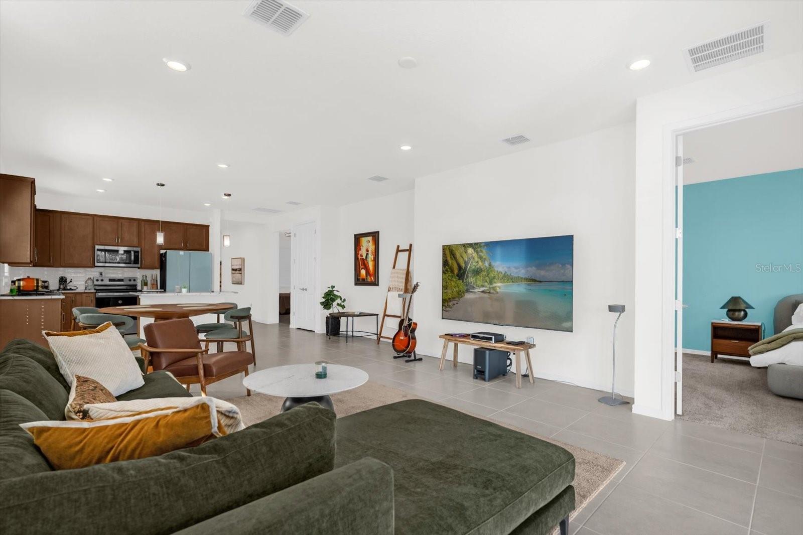 1911 SPRING SHOWER CIRCLE