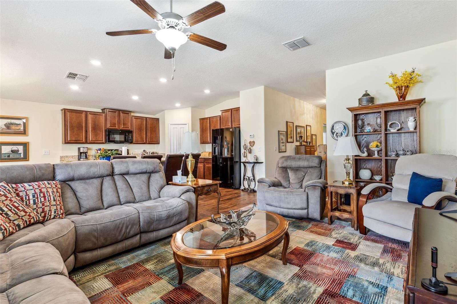 SUNSHINE VILLAGE PH 2 - Residential