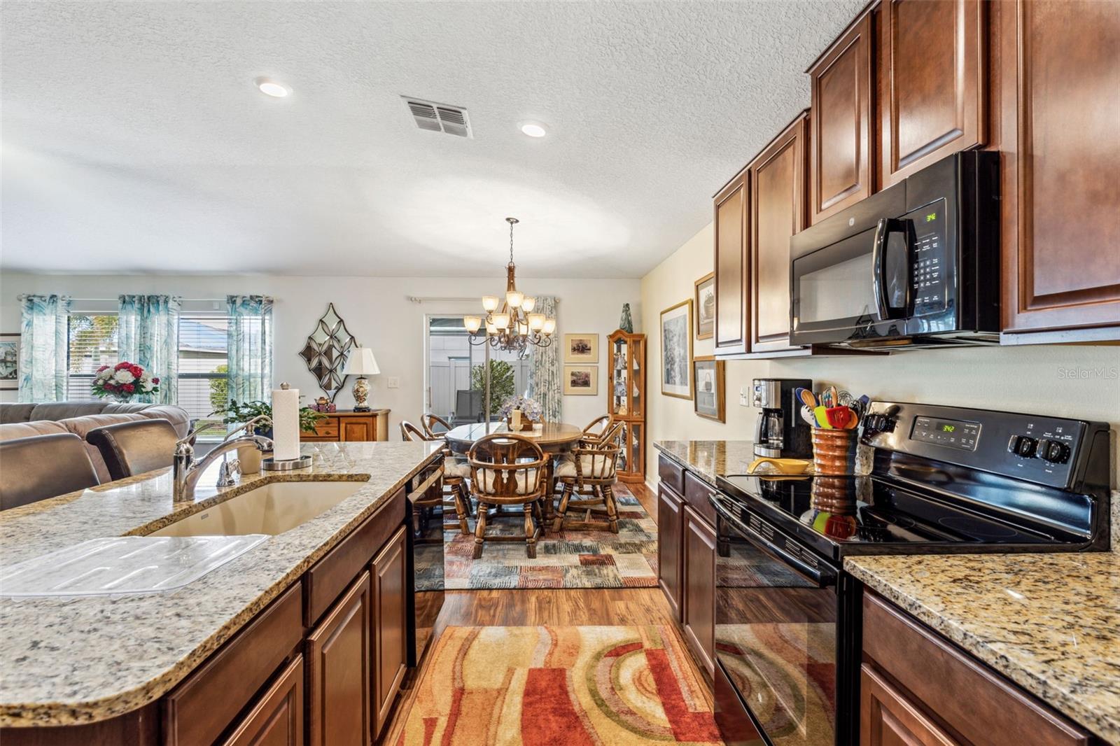 SUNSHINE VILLAGE PH 2 - Residential