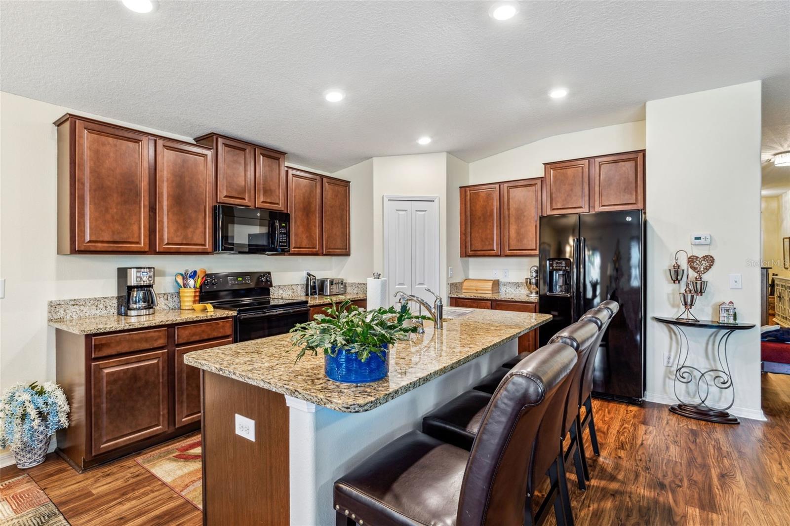 SUNSHINE VILLAGE PH 2 - Residential