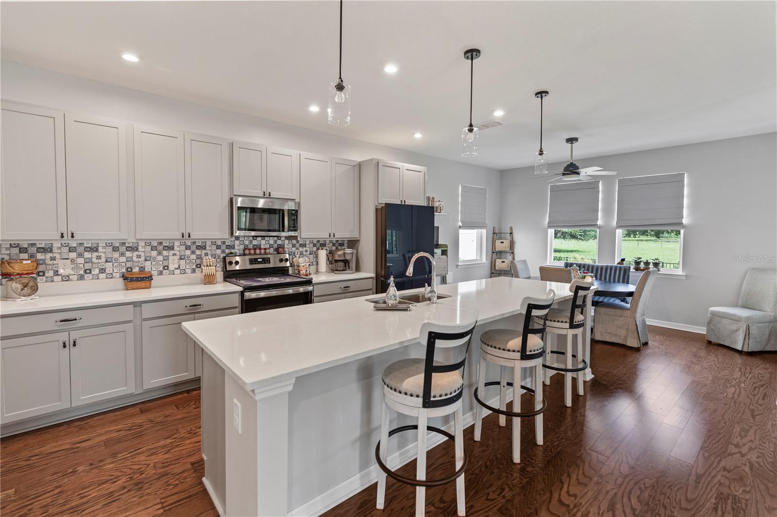 2944 SCARLETT DRIVE