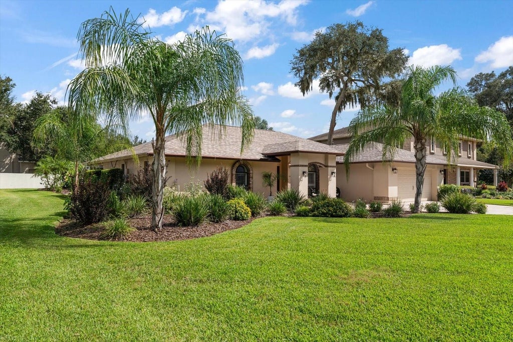 Photo of 1105 Deer Run Place, Valrico, FL 33594 (MLS # TB8552162)