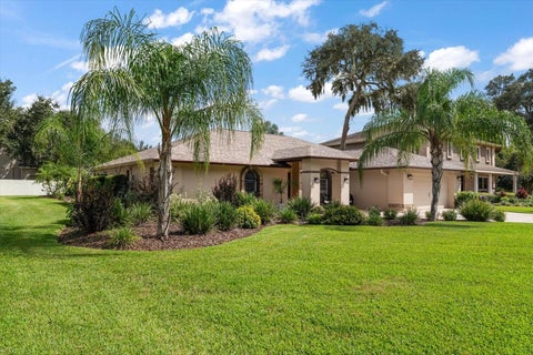 Photo of 1105 Deer Run Place, Valrico, FL 33594 (MLS # TB8552162)