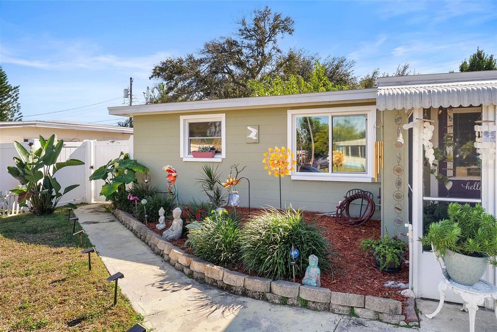 Photo of 10462 116th Avenue, Largo, FL 33773 (MLS # TB8466105)