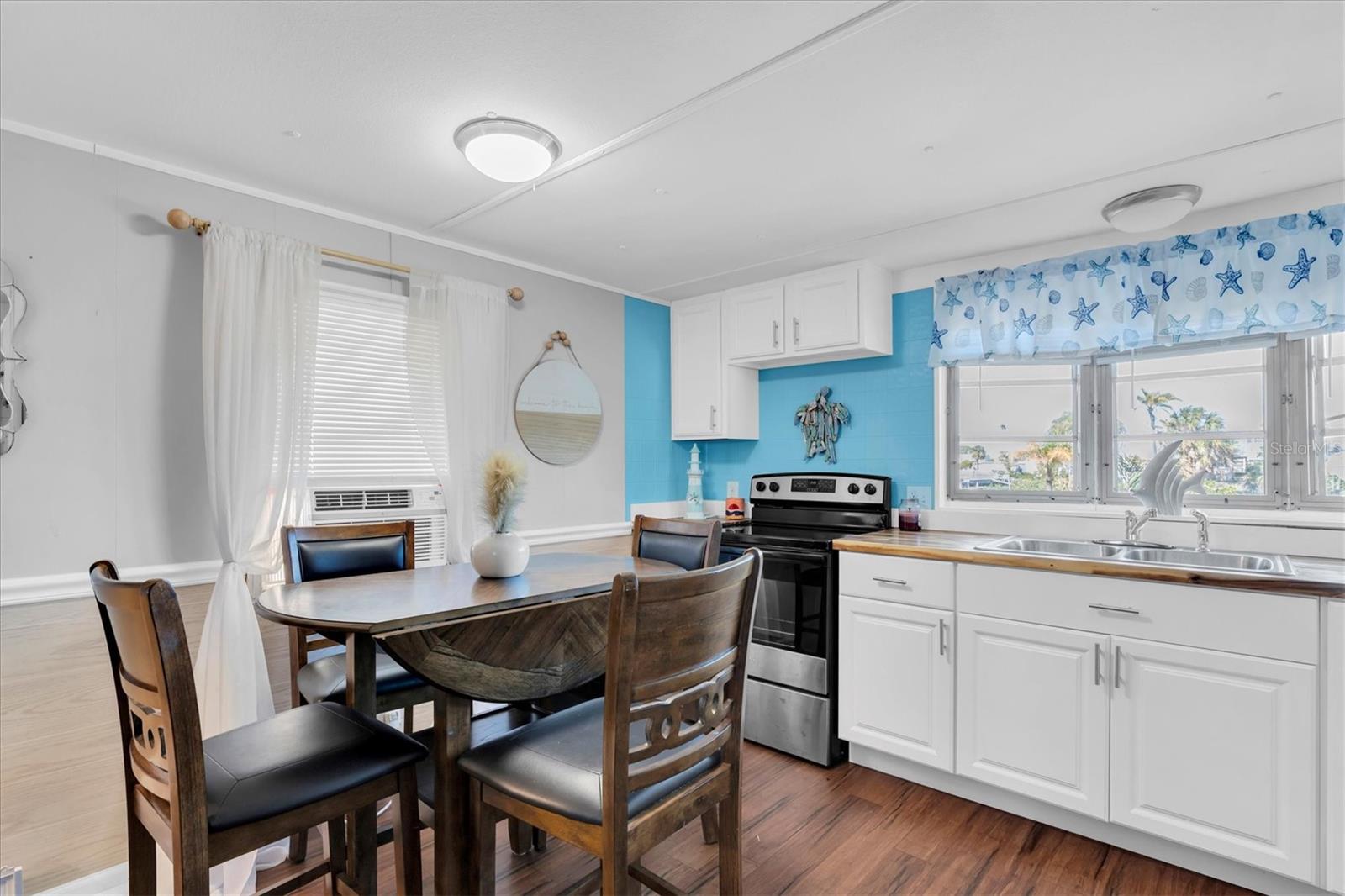 SIGNAL COVE - Residential