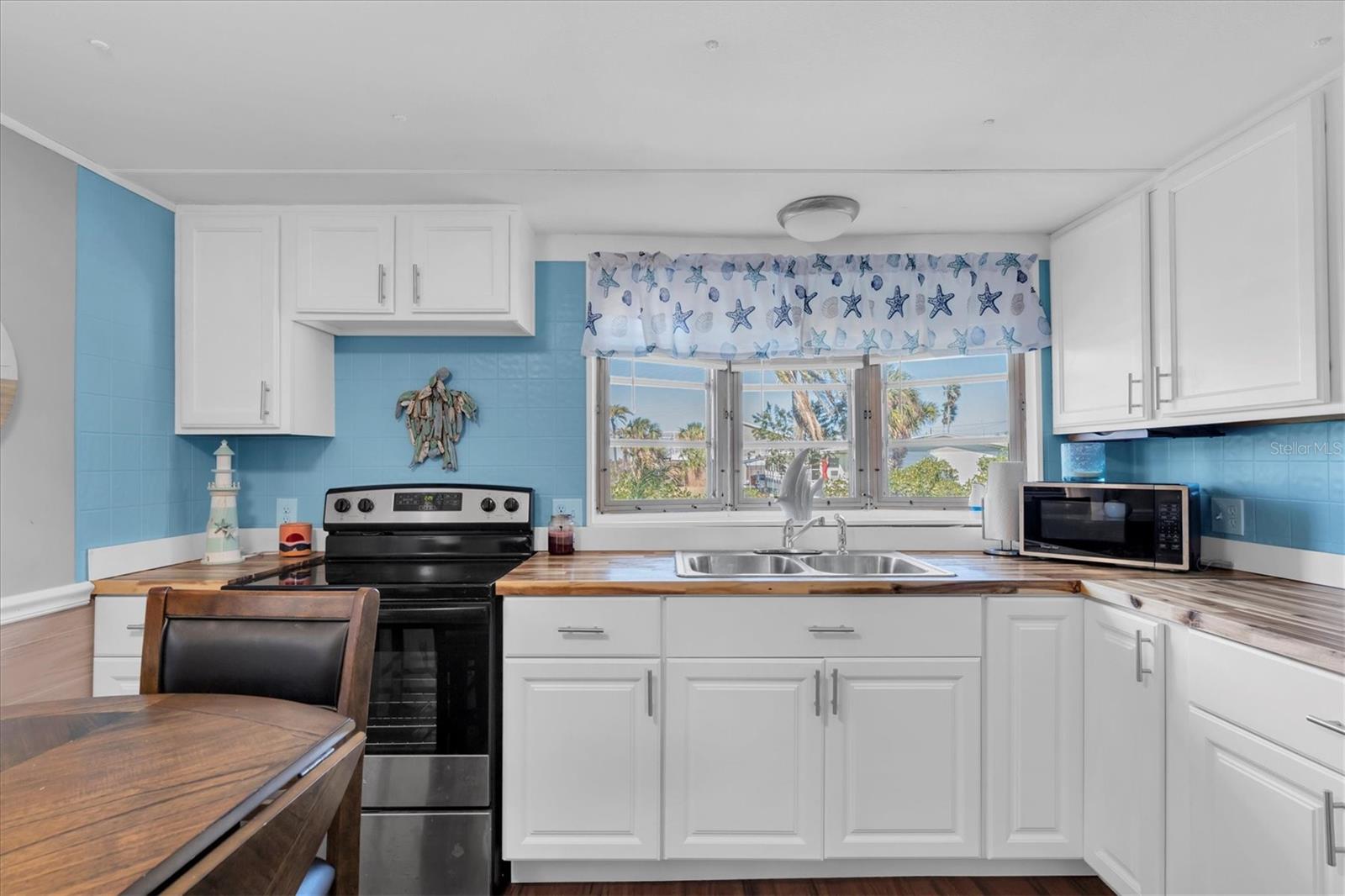 SIGNAL COVE - Residential