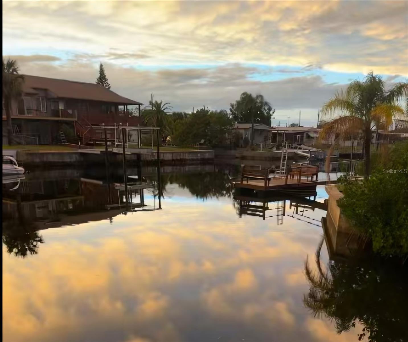 SIGNAL COVE - Residential