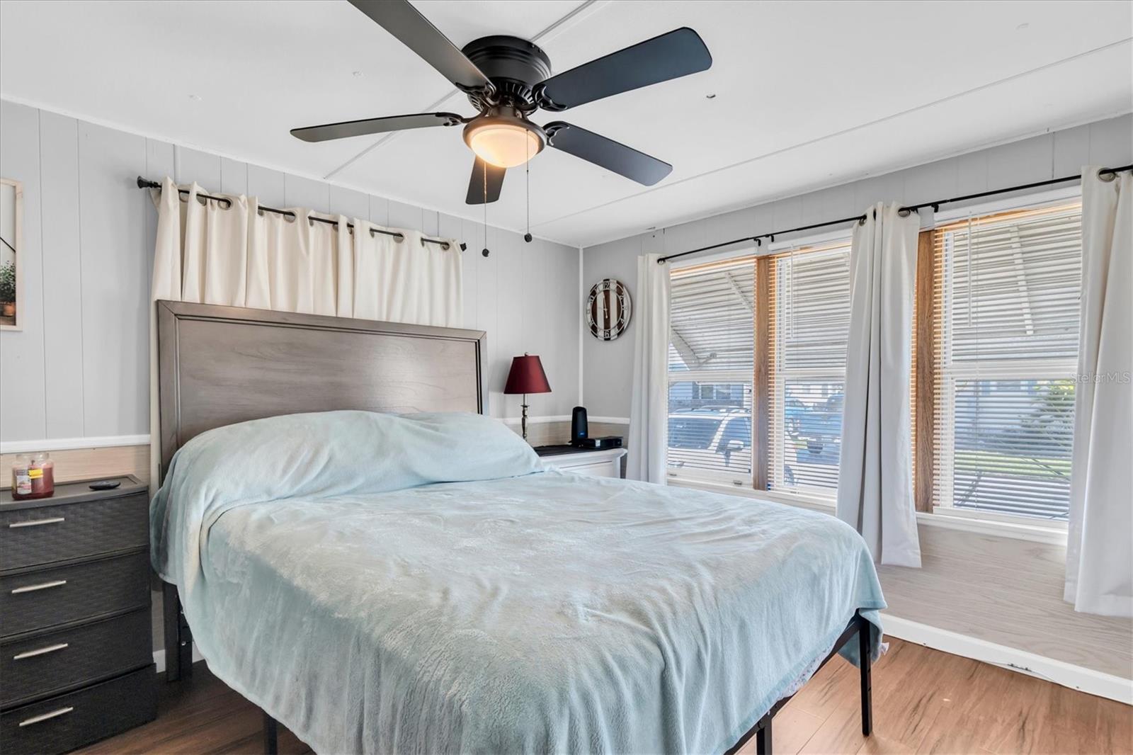 SIGNAL COVE - Residential