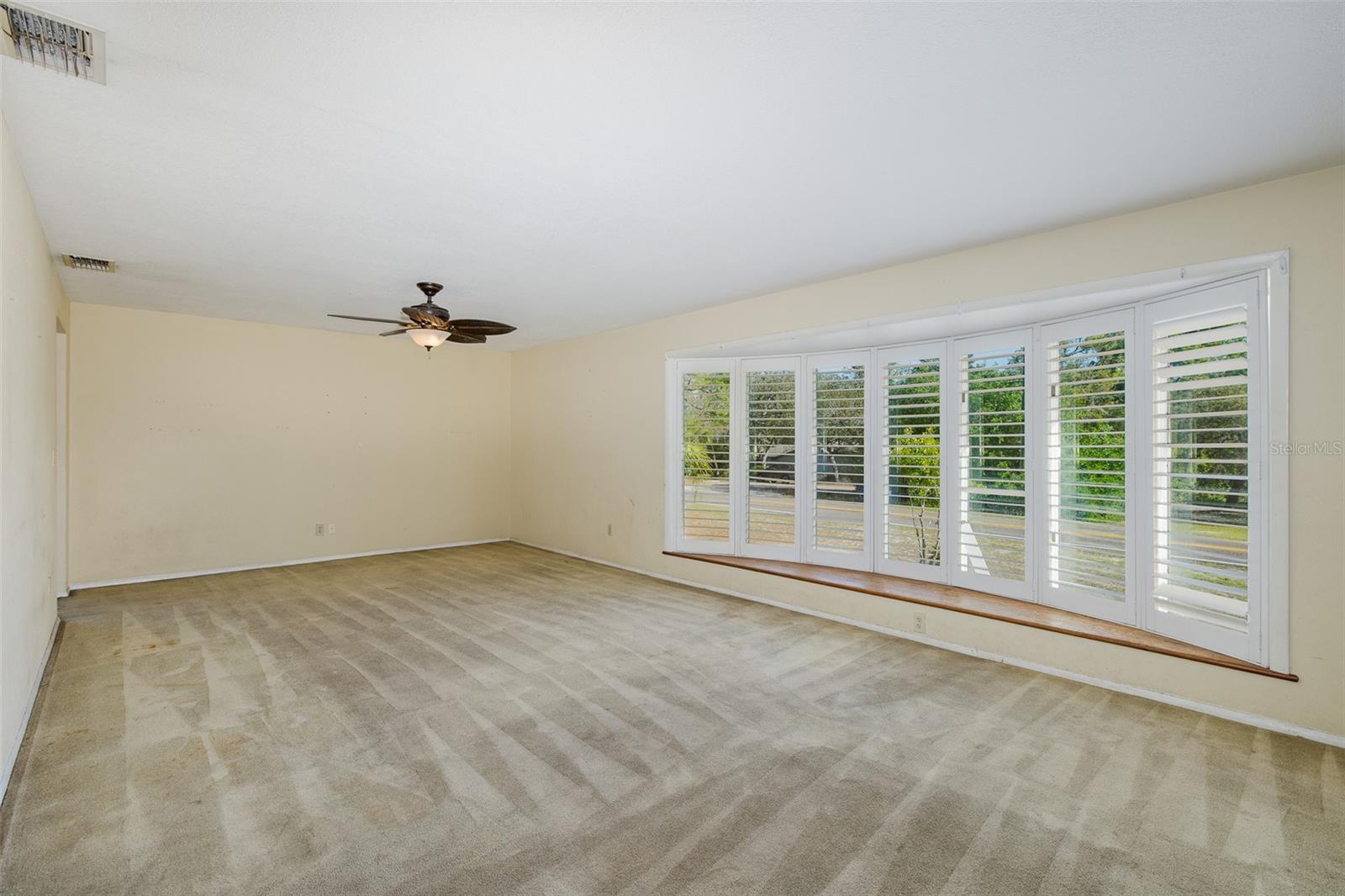 GOLDEN ACRES - Residential