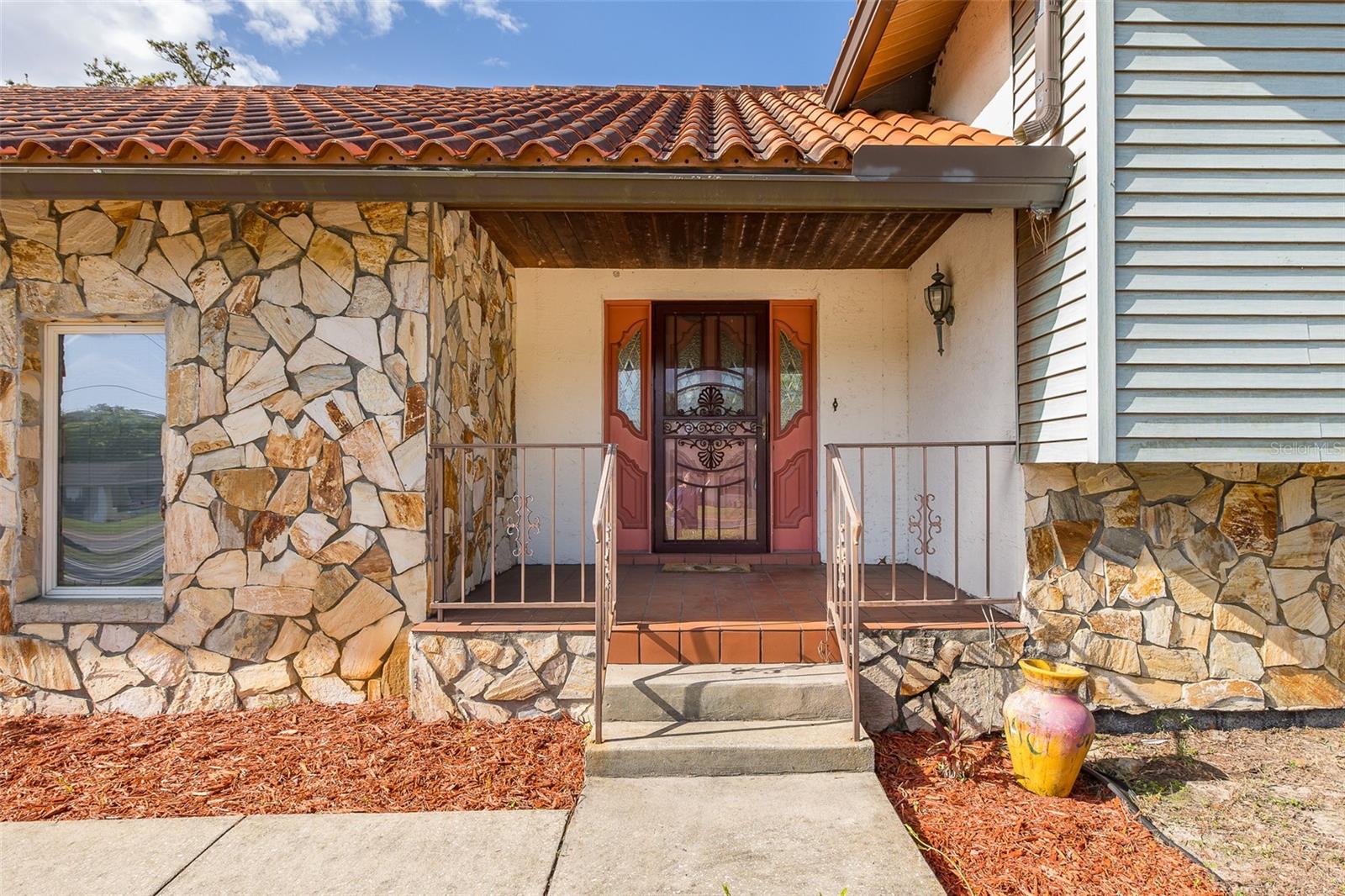 GOLDEN ACRES - Residential