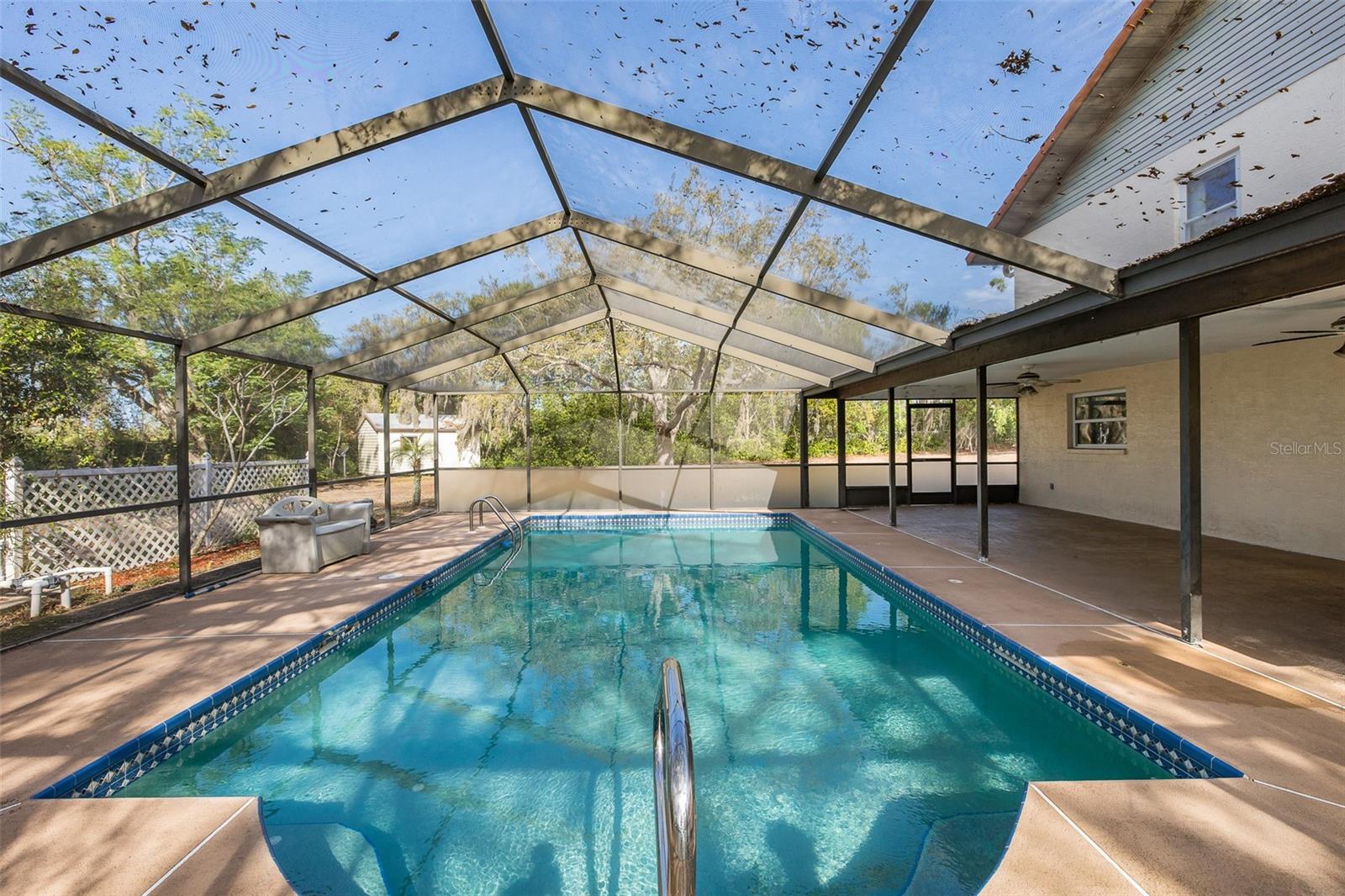 GOLDEN ACRES - Residential