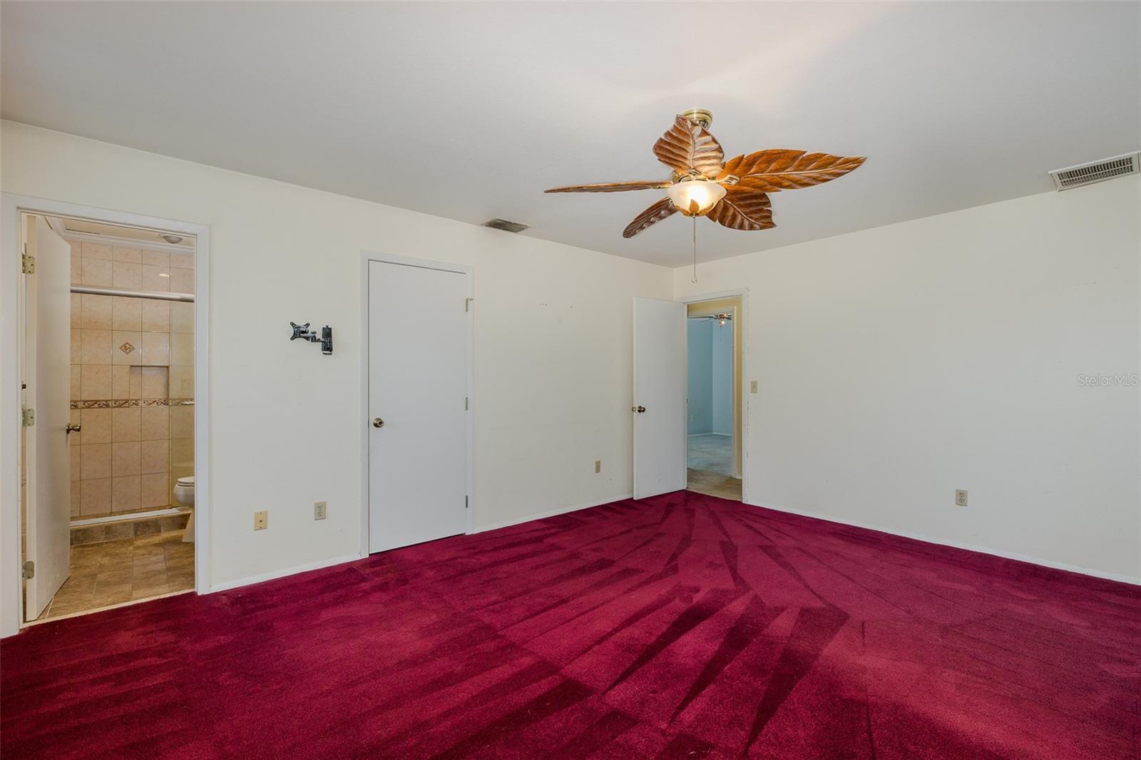 GOLDEN ACRES - Residential