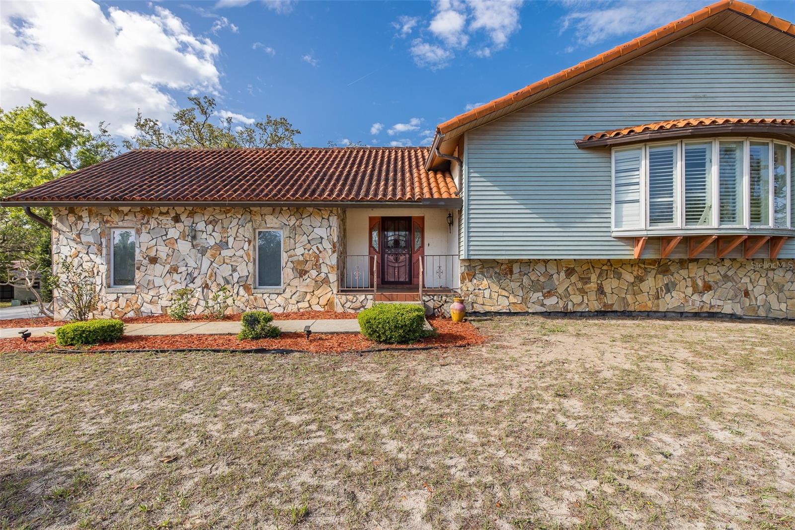 GOLDEN ACRES - Residential